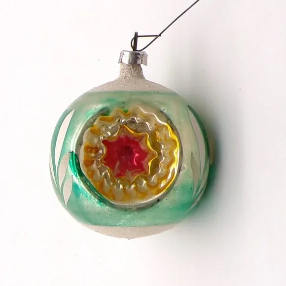 Vintage 50s 60s Glass Christmas Ornament - Picture 2 of 8